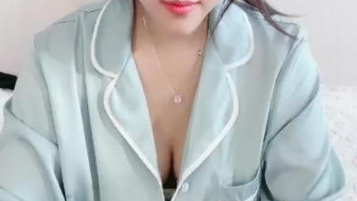 [동양야동] 2024년 3월, 항저우의 한 삼갑병원, [03년 꼬마 간호사] 드디어 얼굴을 내밀었다. 남자친구에게 말려서 물방울이 뚝뚝 떨어졌고, 백즙이 많이 흘렀습니다3